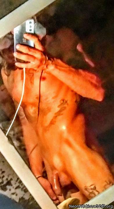 Adult image from NeonN8