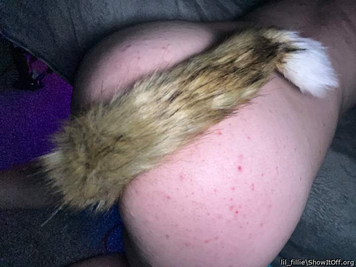Fluffy butt plug