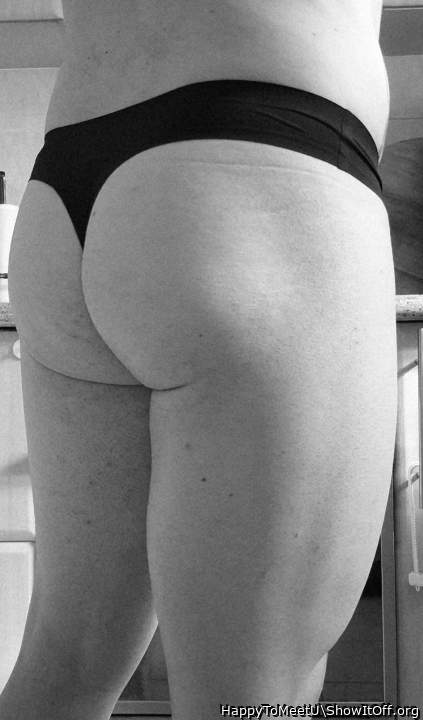 Adult image from HappyToMeetU
