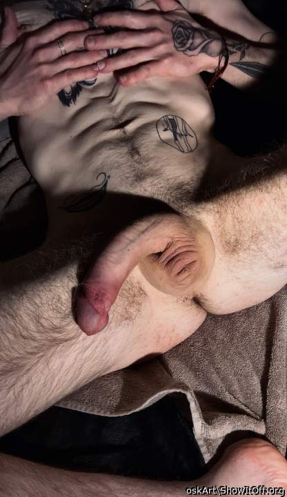 look at my onlyfans @oskart
