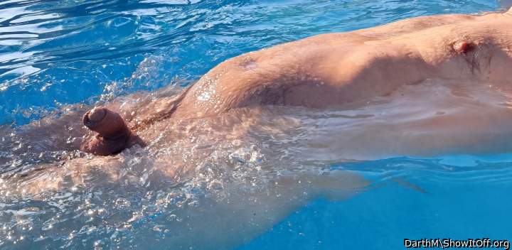 Erotic pool bath
