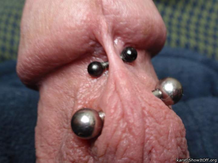 Wonderful frenum piercing.