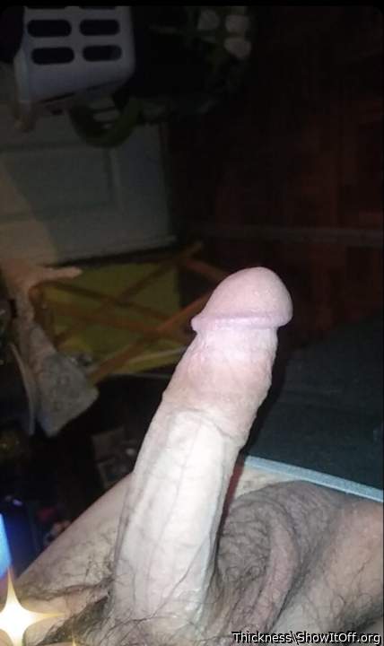 I'd love to worship, suck a load from your hot thick cock 