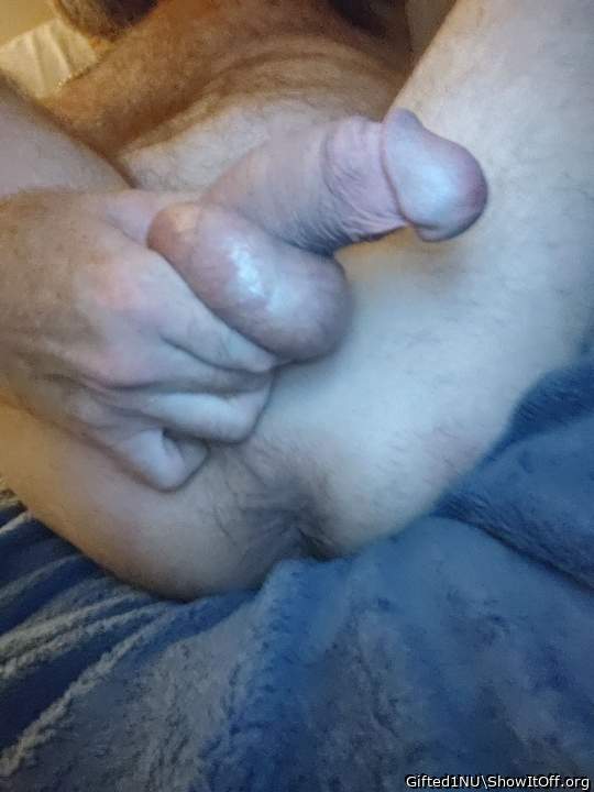 Play w that sweet thing while I fuck your hole