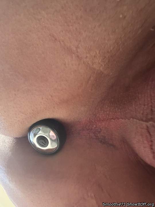 Vibrating plug