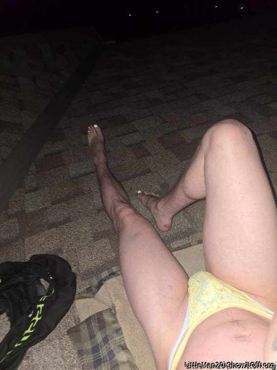 Hanging out on my roof (: