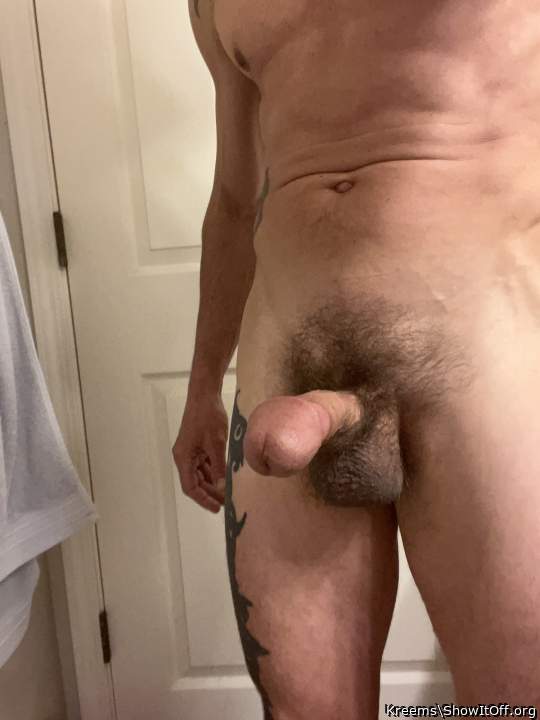 Photo of a man's boner from Kreems