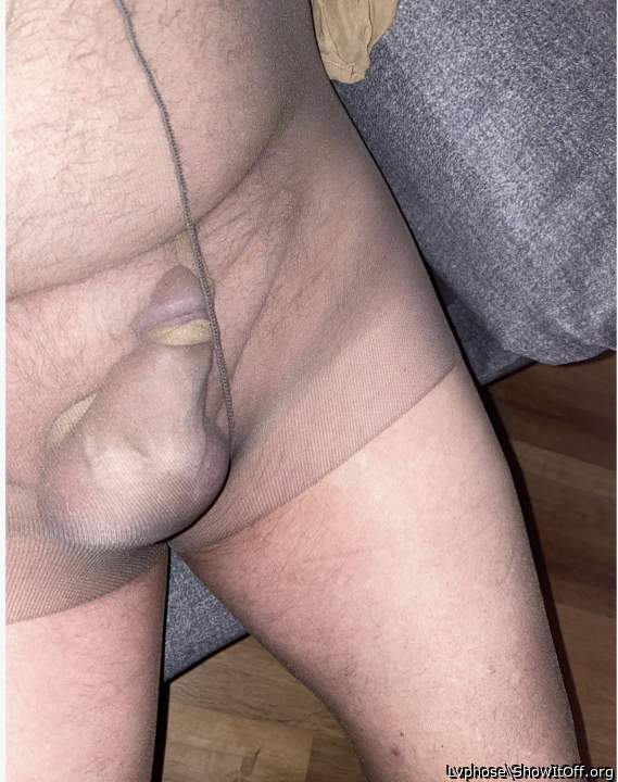 Adult image from Lvphose