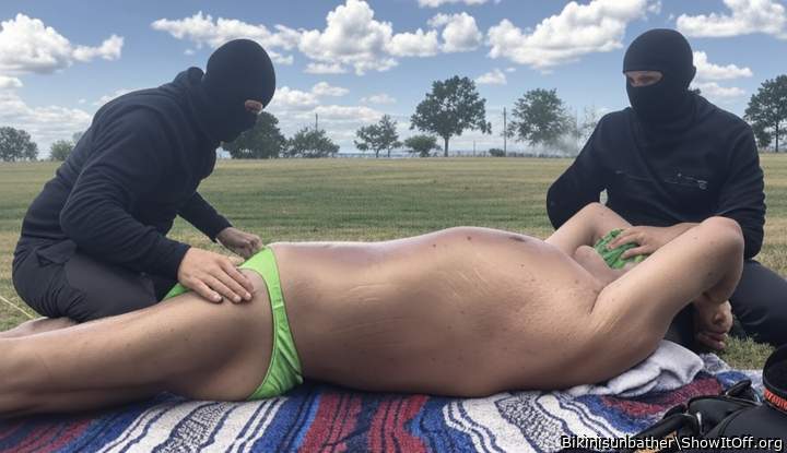 Lime green bikini - Robbers