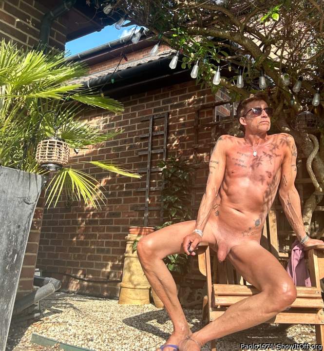 Nothing better than being Naked outside and lookin good