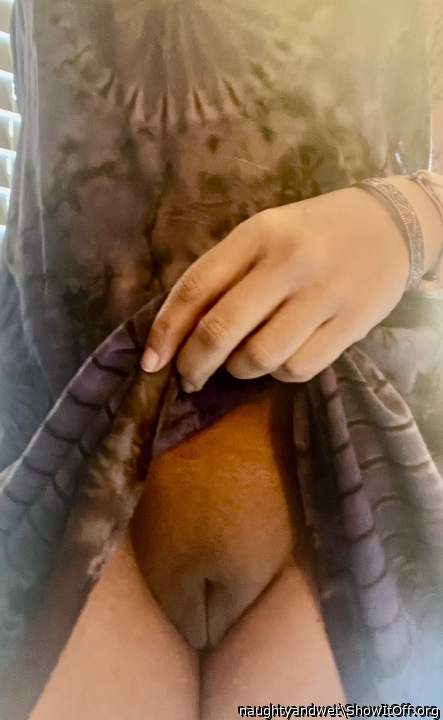 Forgot the panties, now everyone can see my fat bald cunt!