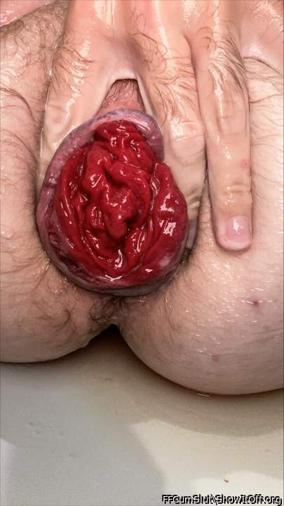 hot prolapsed man cunt   need a lot of cum in it