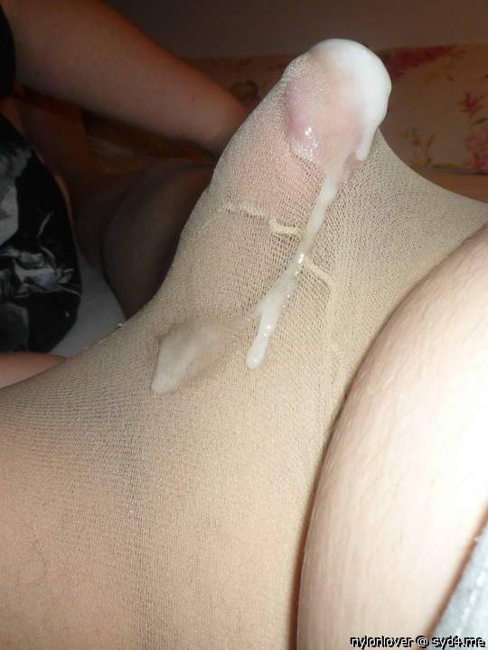 Pantyhose cum