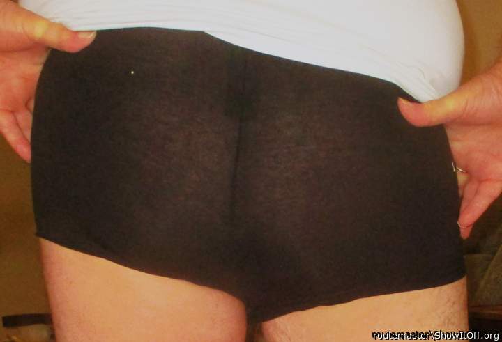 My tight briefs accentuating my arse cheeks, 21.8.25