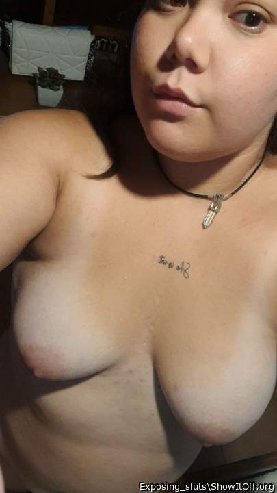 Maria Leonardo azorean slut showing her tits