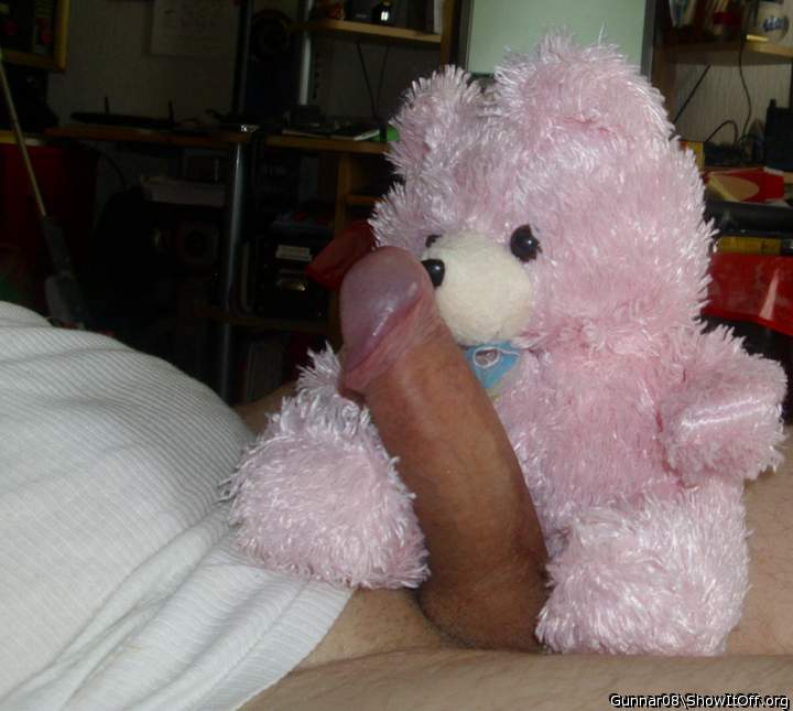 Was ist kuschliger der Teddy oder dein Schwanz?